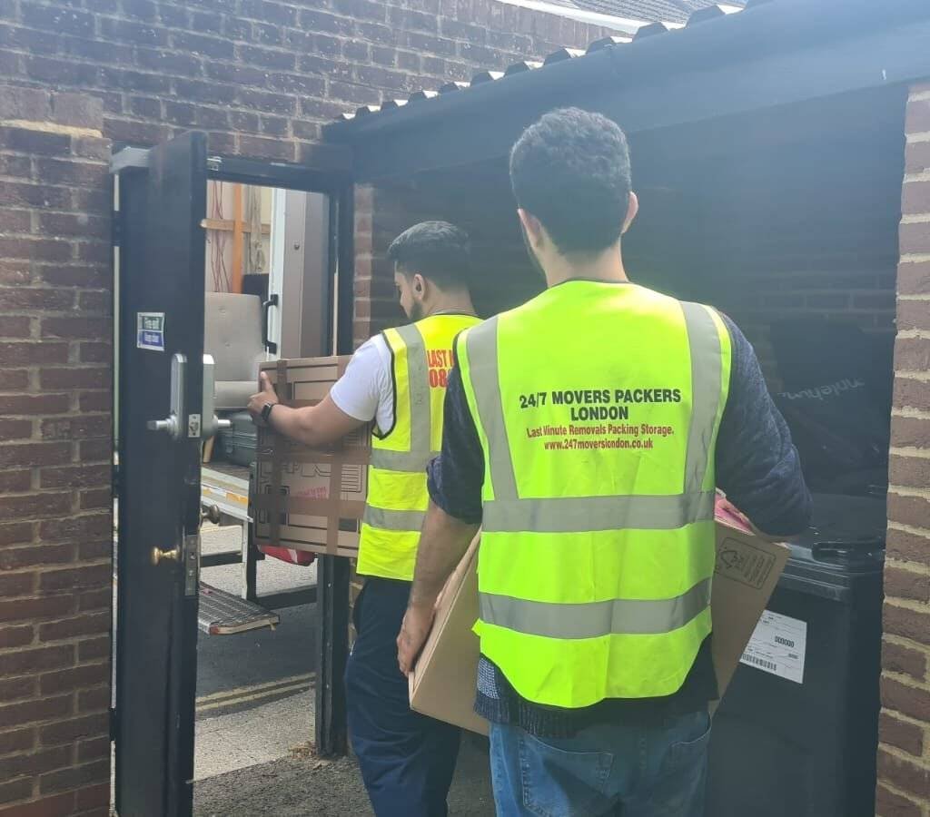 FLAT REMOVAL COMPANIES QUEEN'S WAY W2