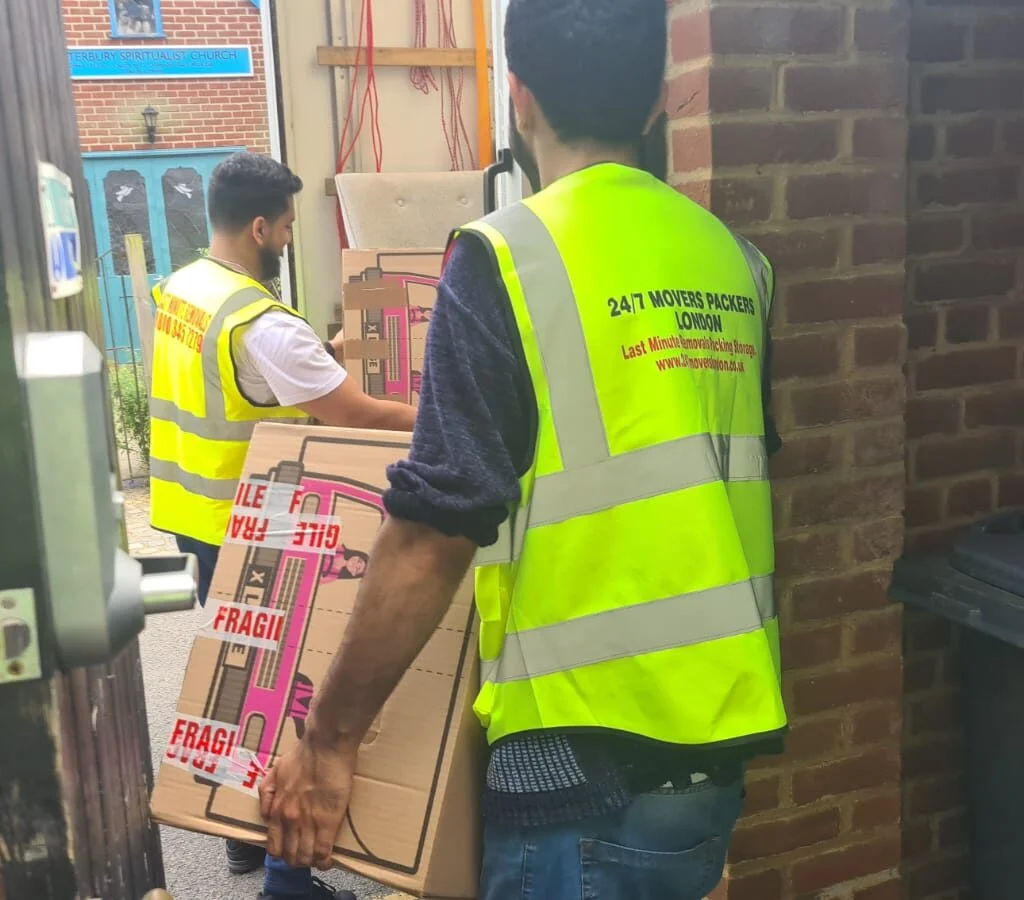 💼 Studio to Penthouse – We Move All Types of Flats in Queen’s Way W2