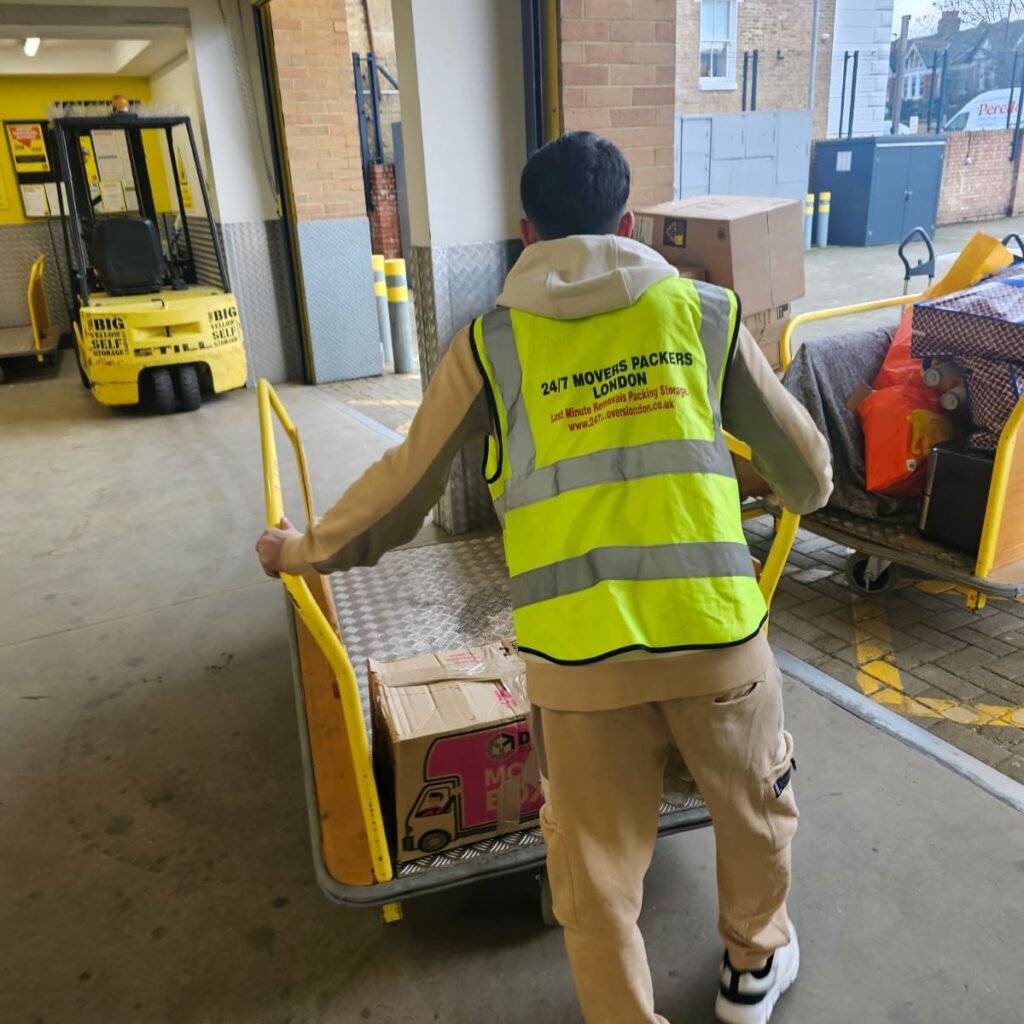 Worldwide Box Delivery from London